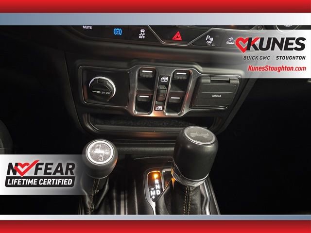 Used 2022 Jeep Wrangler Unlimited Sahara AWD/4WD image 23