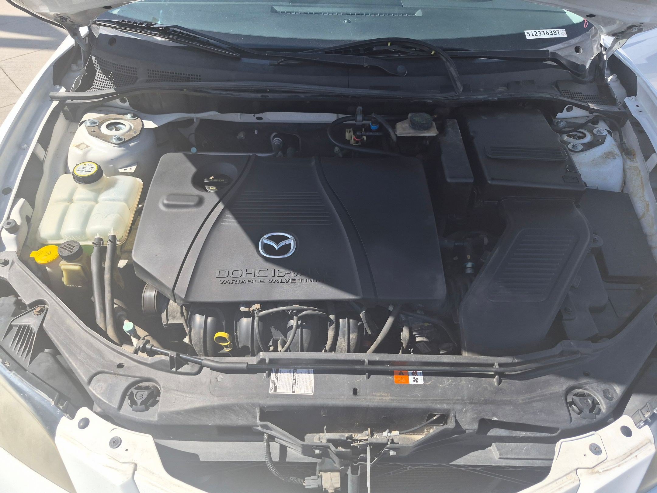 Used 2005 MAZDA MAZDA3 s w/ Moonroof & 6-CD Pkg FWD image 32