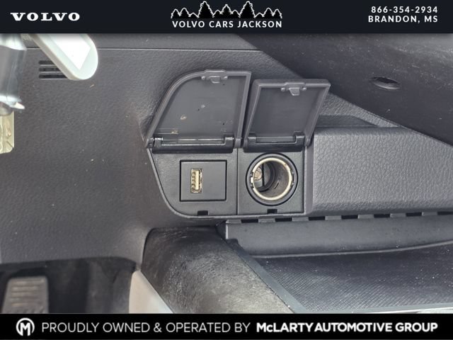 Used 2022 Toyota Camry SE FWD image 19