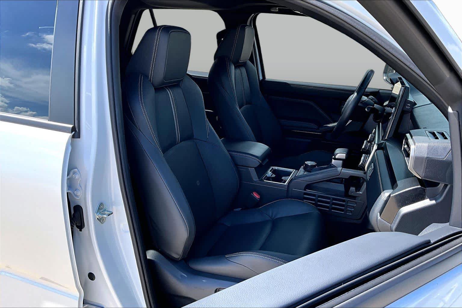 Used 2026 Toyota 4Runner Limited AWD/4WD image 9