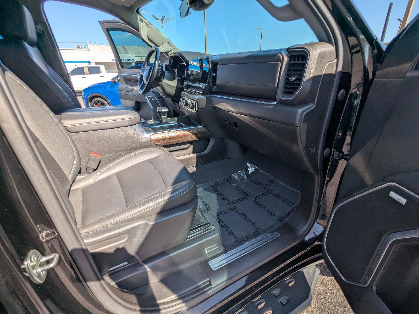 Used 2023 Chevrolet Silverado 1500 RST AWD/4WD image 27