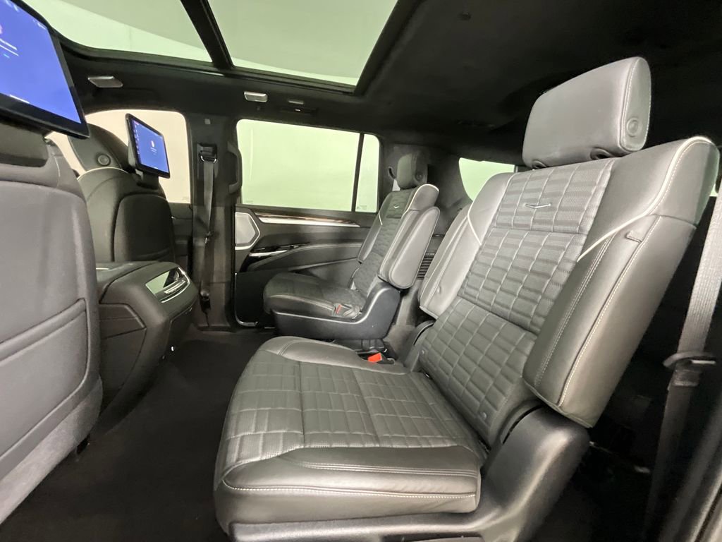 Used 2025 Cadillac Escalade ESV Sport Platinum image 26