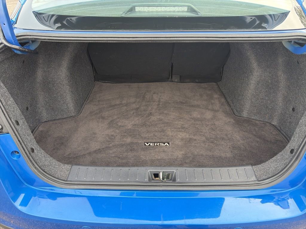 Used 2024 Nissan Versa SR image 23