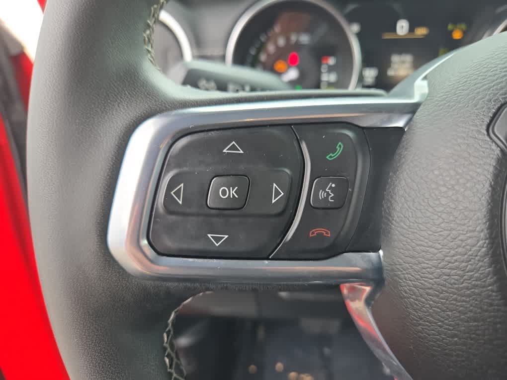 Used 2023 Jeep Wrangler Unlimited Sahara w/ Cold Weather Group AWD/4WD image 11
