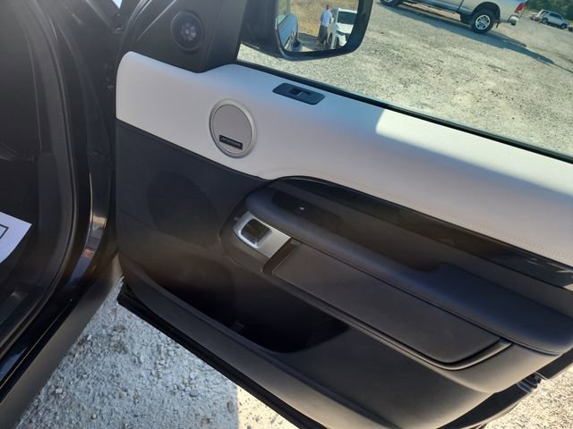 Used 2023 Land Rover Discovery S image 12