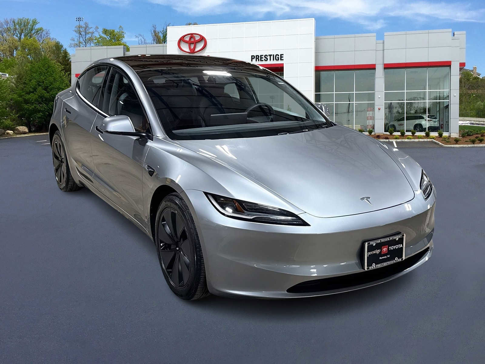 Used 2025 Tesla Model 3 Long Range AWD/4WD image 1