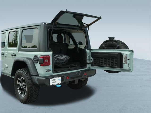Used 2024 Jeep Wrangler Unlimited Rubicon 4xe w/ Convenience Group AWD/4WD image 17