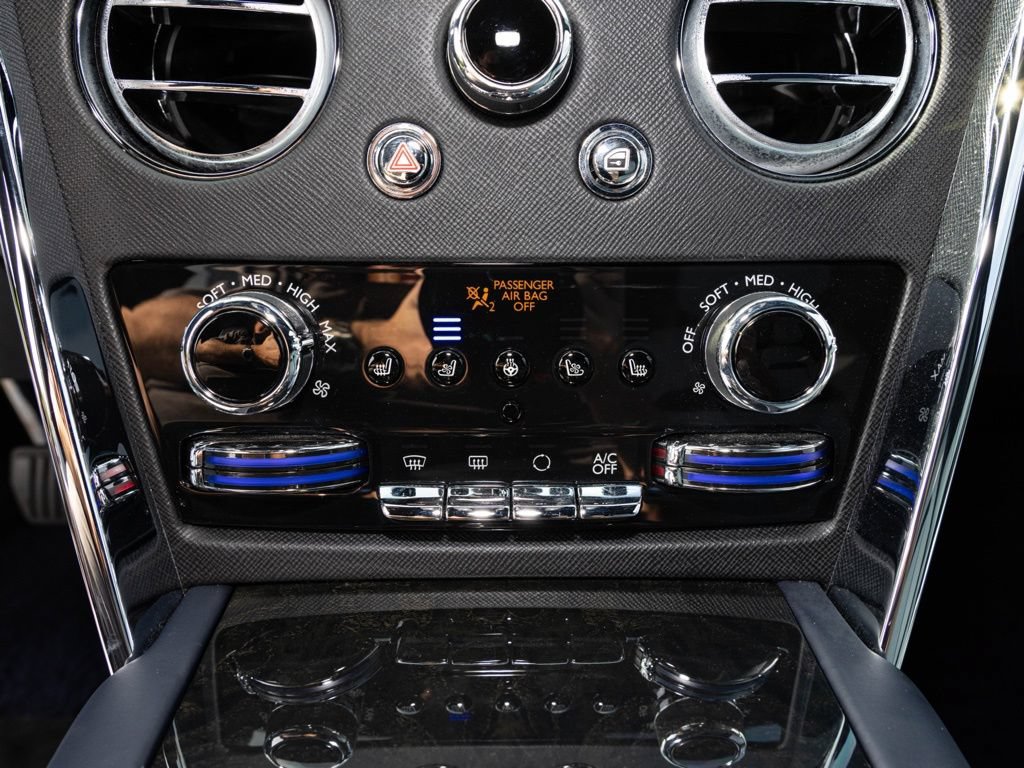 Certified 2022 Rolls-Royce Cullinan w/ Cullinan Package AWD/4WD image 44