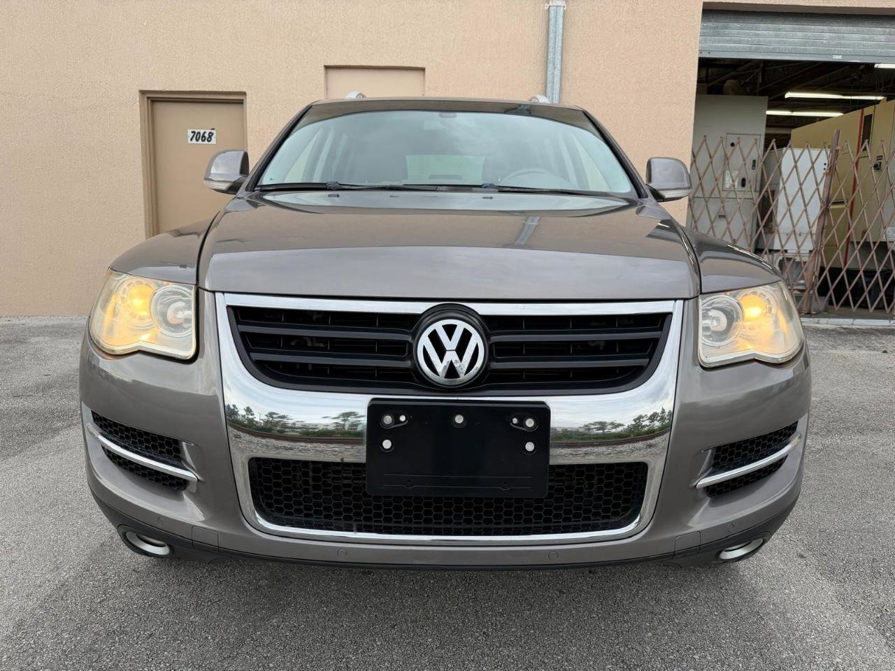 Used 2008 Volkswagen Touareg V6 AWD/4WD image 6