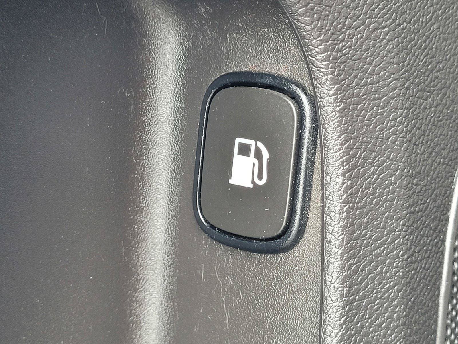 Used 2015 Chevrolet Volt Premium w/ Premium Trim Package FWD image 15