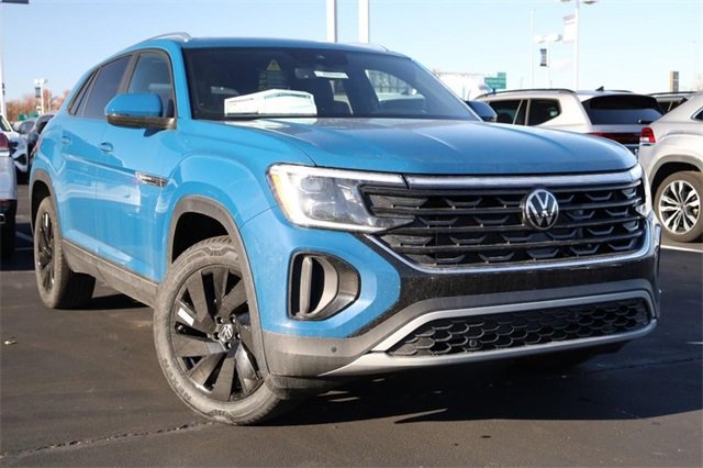New 2025 Volkswagen Atlas Cross Sport SE image 2