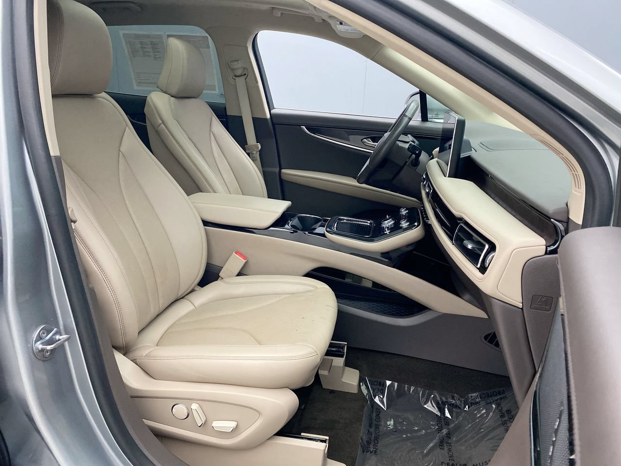 Used 2023 Lincoln Nautilus Reserve AWD/4WD image 24