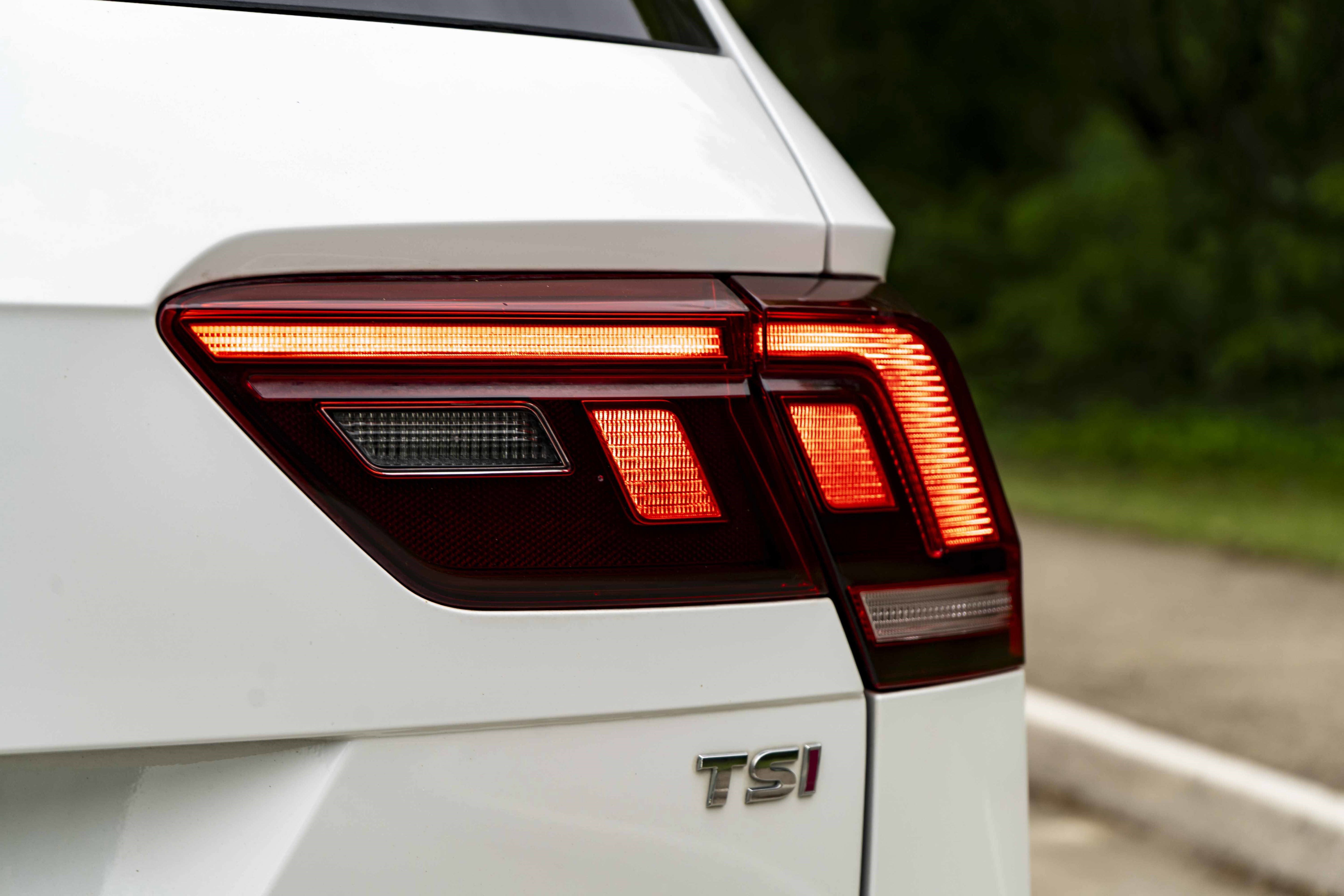 Used 2018 Volkswagen Tiguan SE image 13