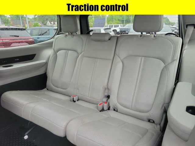 Used 2022 Jeep Wagoneer Series III w/ Premium Group I AWD/4WD image 26