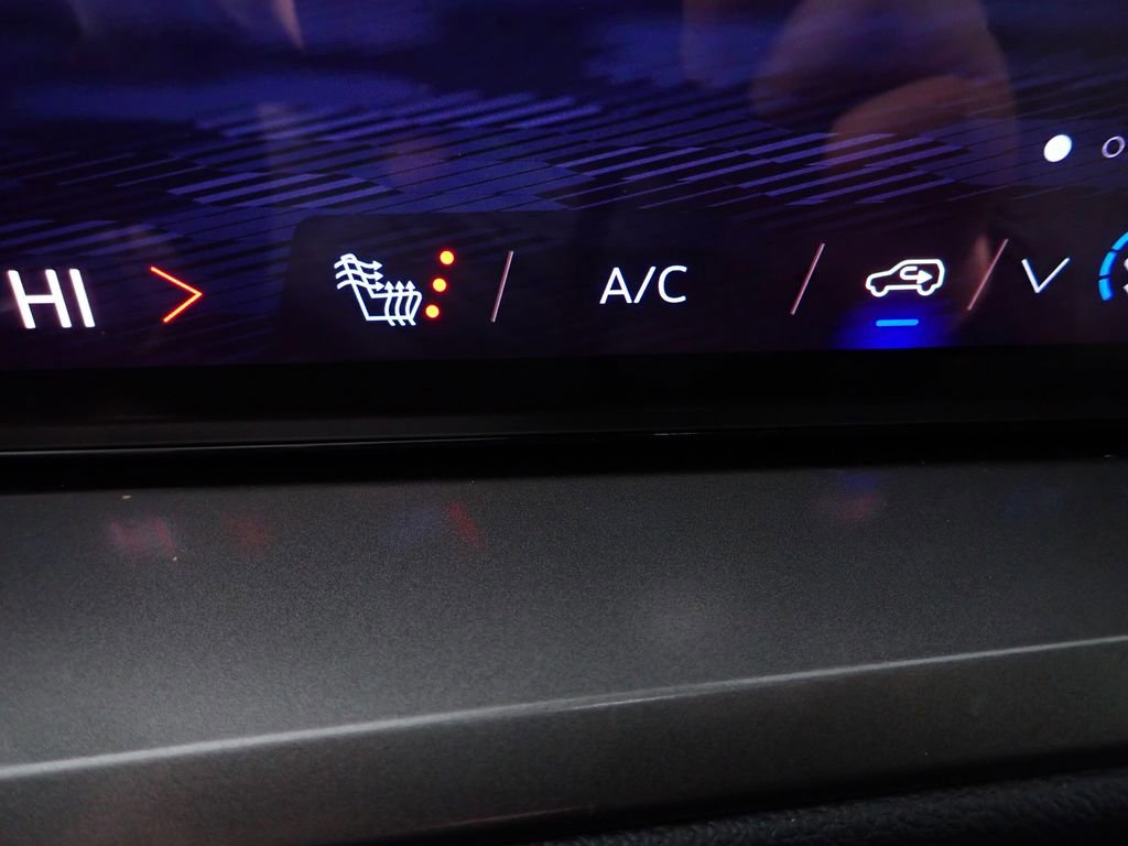 New 2026 Chevrolet Traverse LT w/ Midnight/Sport Edition image 3