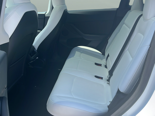 Used 2023 Tesla Model Y Long Range AWD/4WD image 19