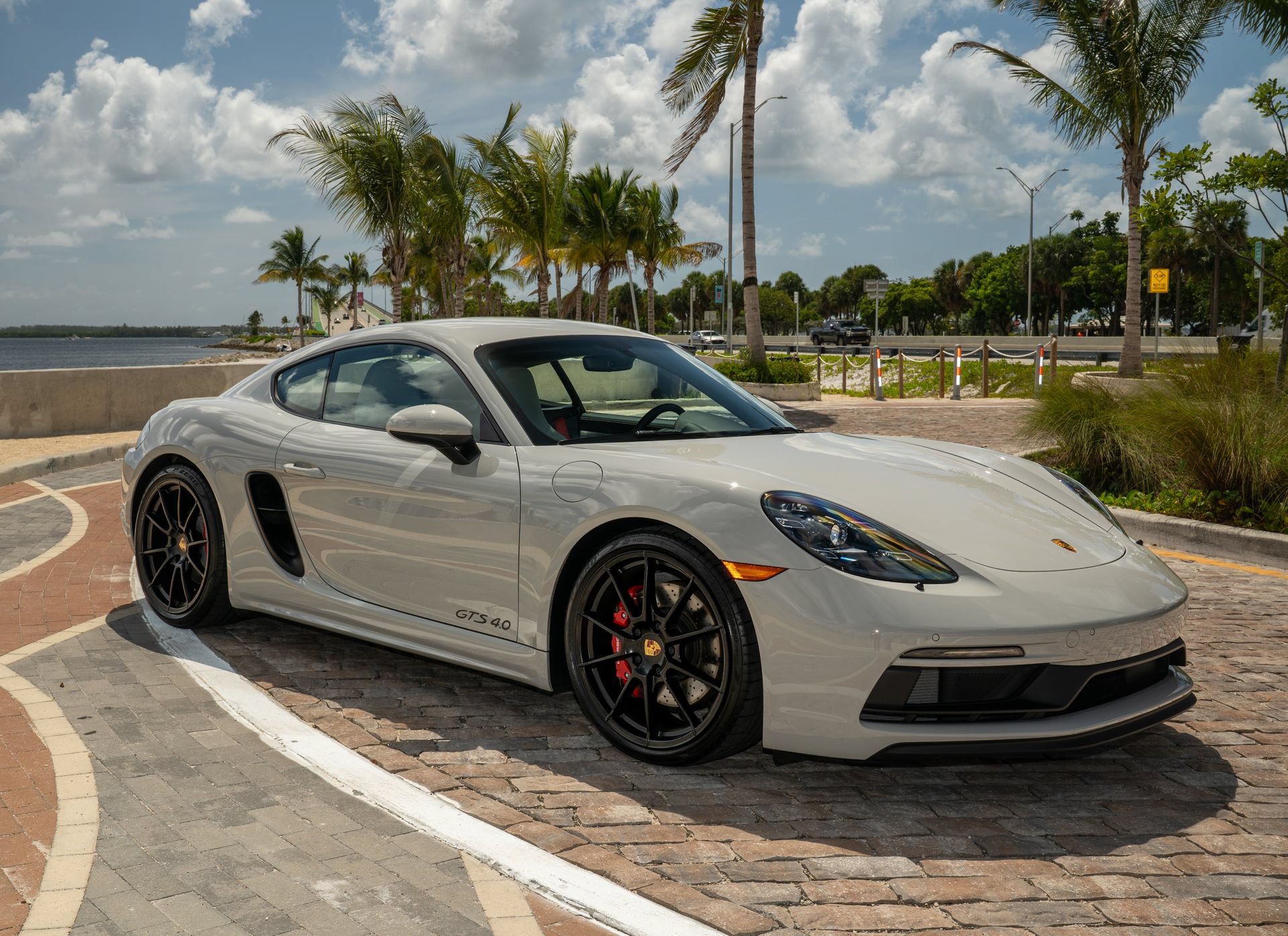 Used 2025 Porsche 718 Cayman GTS RWD image 3