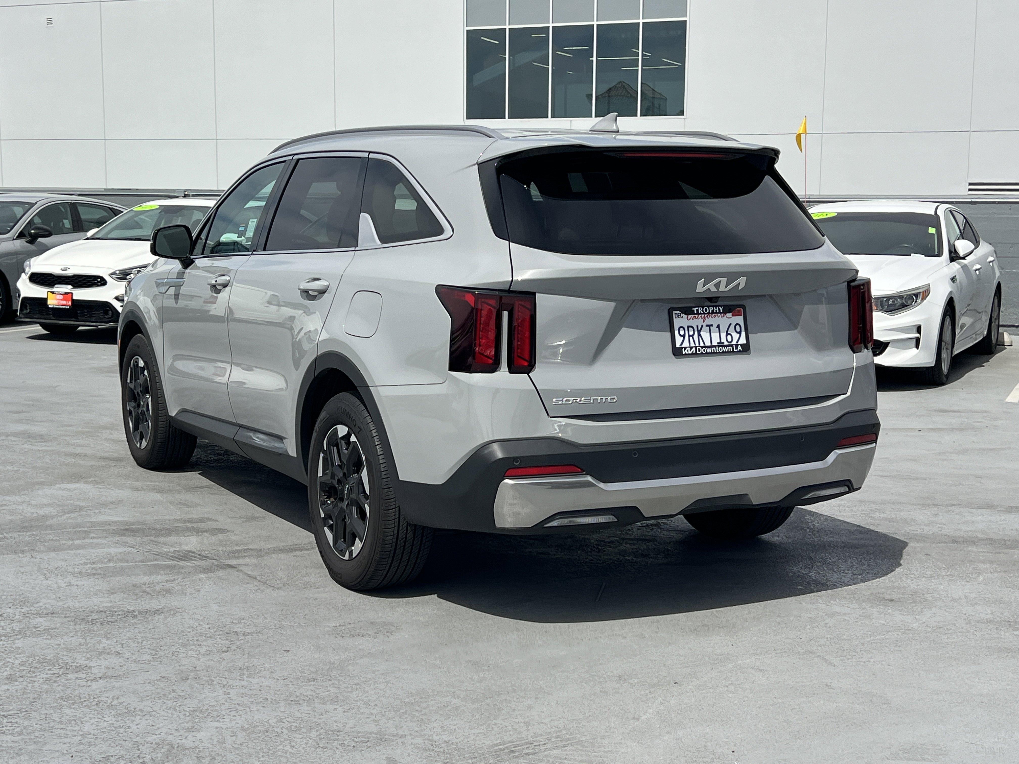 Certified 2025 Kia Sorento S image 4