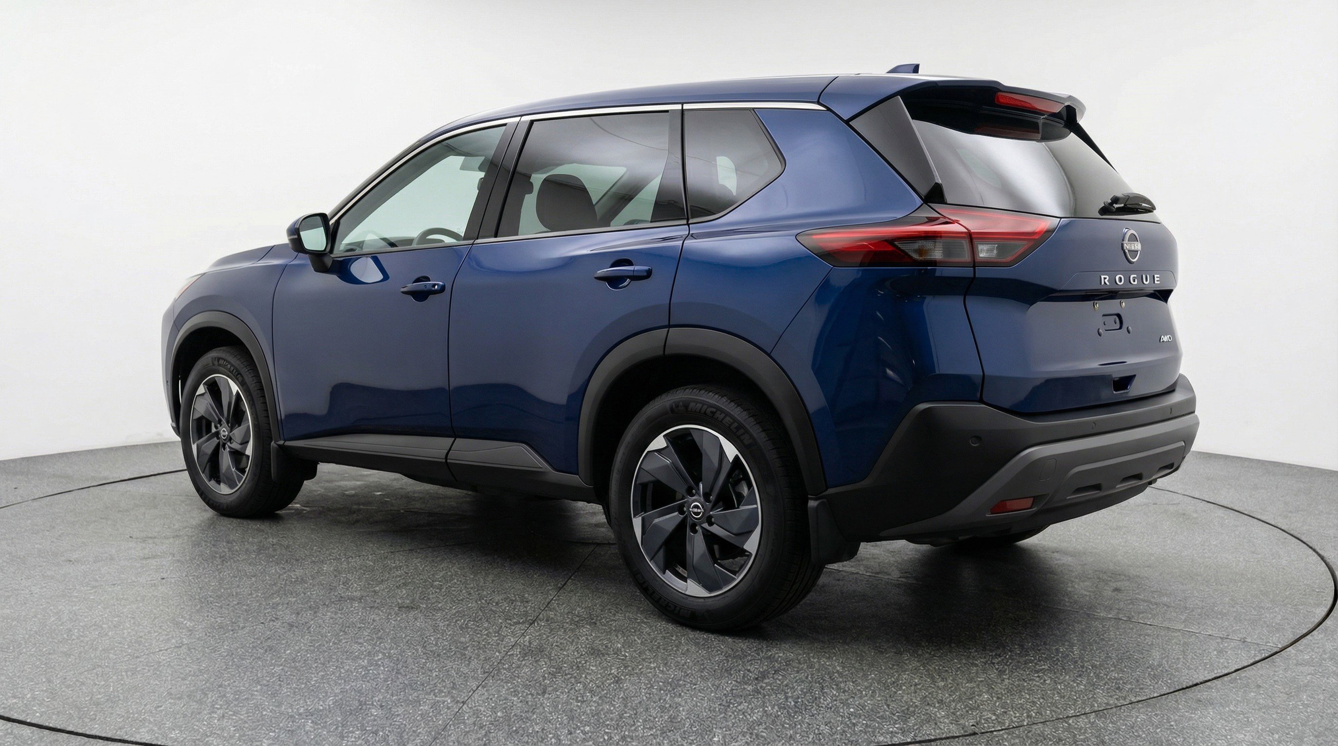 Used 2025 Nissan Rogue SV FWD image 6