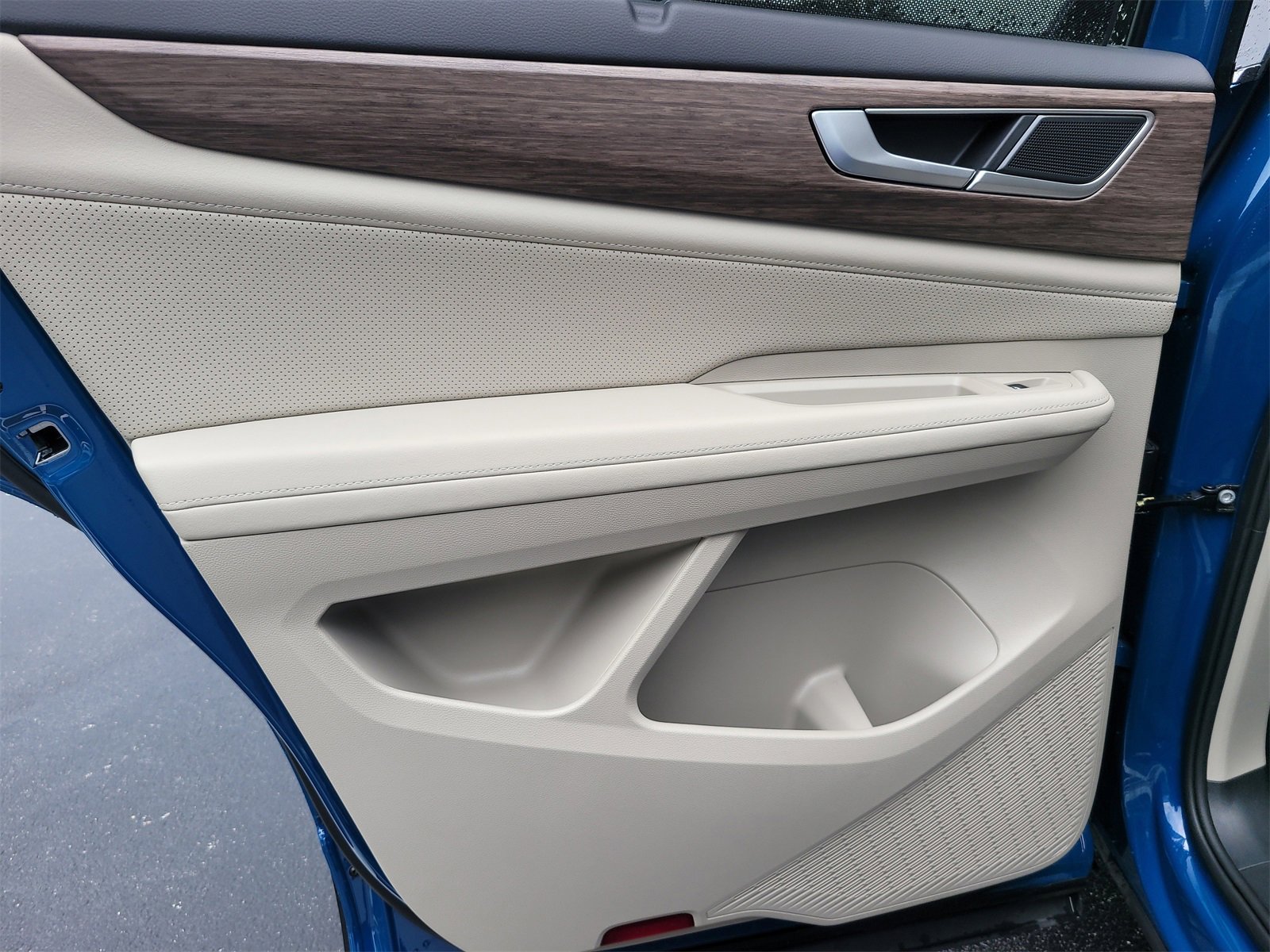 Certified 2025 Volkswagen Atlas SEL image 11