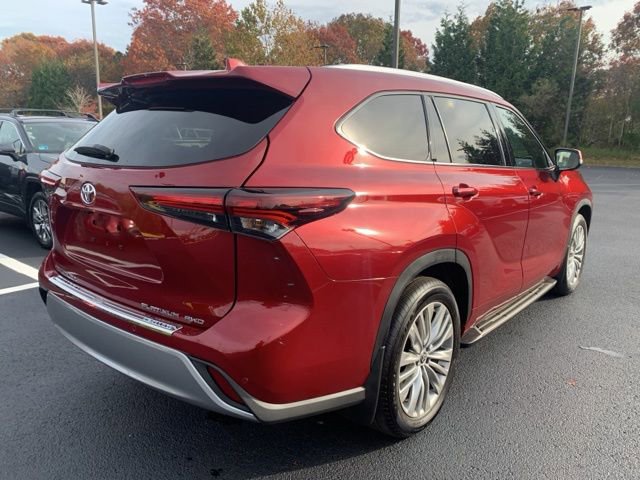 Used 2024 Toyota Highlander Platinum image 8