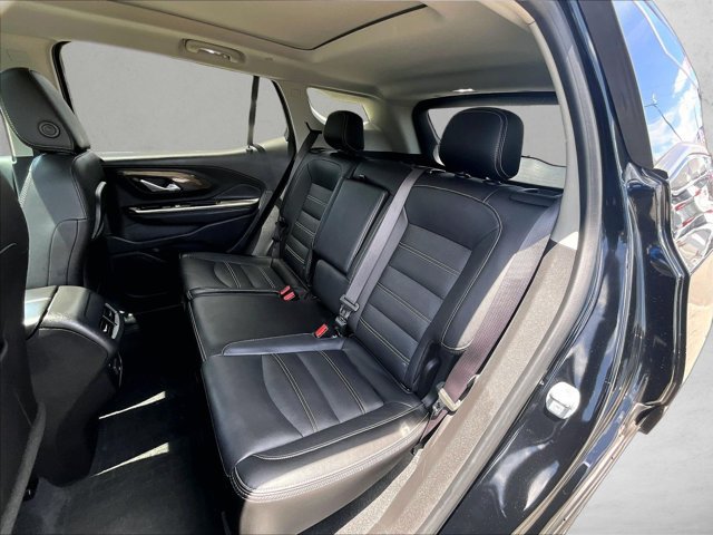 Used 2022 GMC Terrain Denali w/ Denali Premium Package AWD/4WD image 28