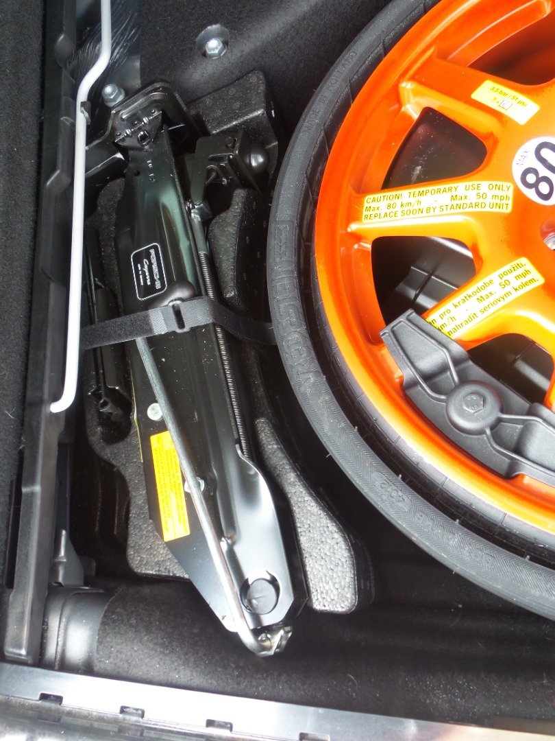 Used 2013 Porsche Cayenne GTS image 35