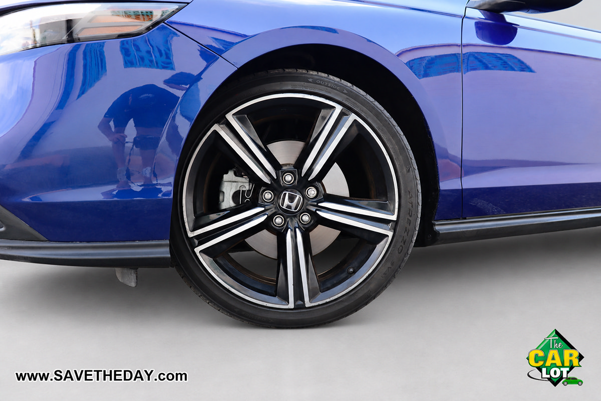Used 2023 Honda Accord Sport image 3