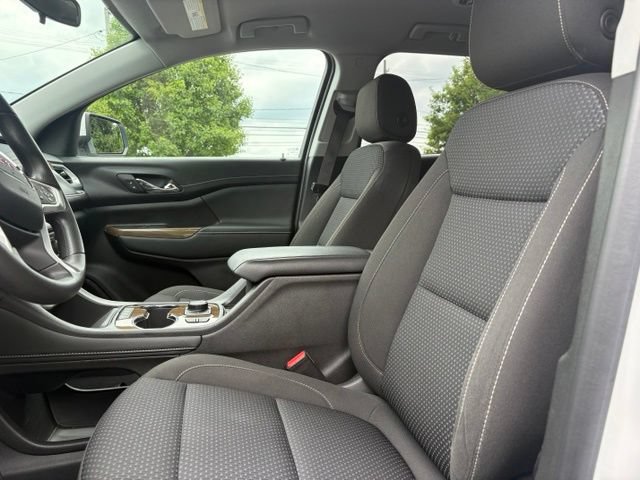 Used 2023 GMC Acadia SLE w/ Driver Convenience Package FWD image 33