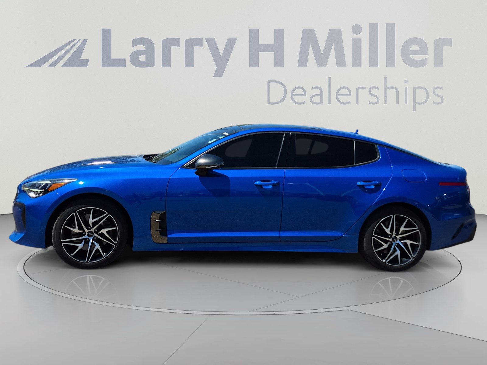 Used 2022 Kia Stinger GT-Line w/ Sun & Sound Package AWD/4WD video 2