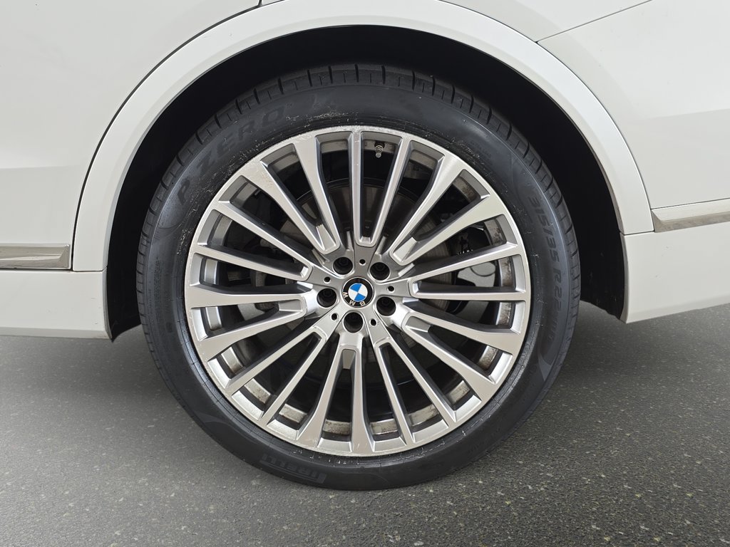 Used 2026 BMW X7 xDrive40i AWD/4WD image 32