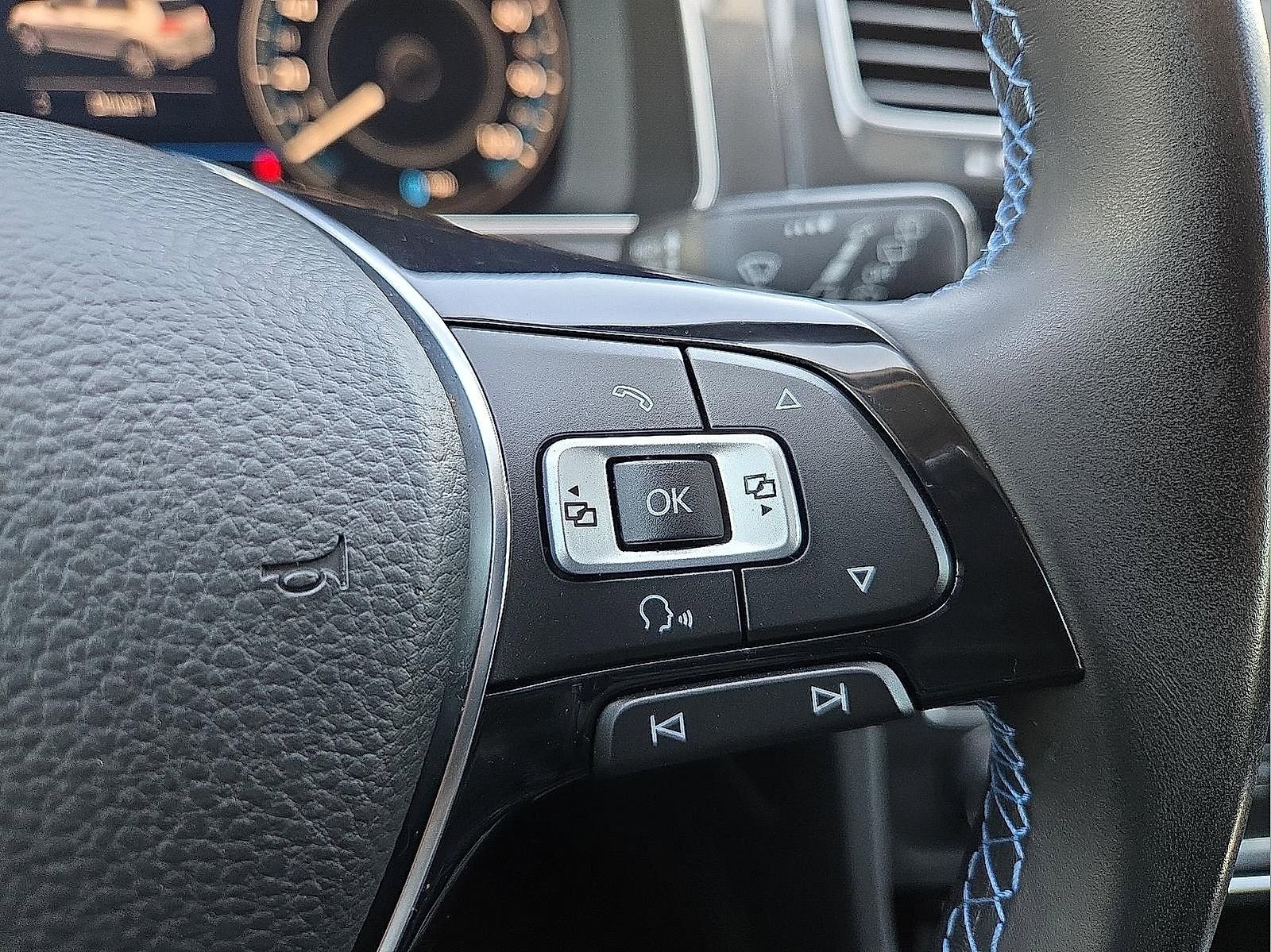 Used 2018 Volkswagen e-Golf SEL Premium image 17