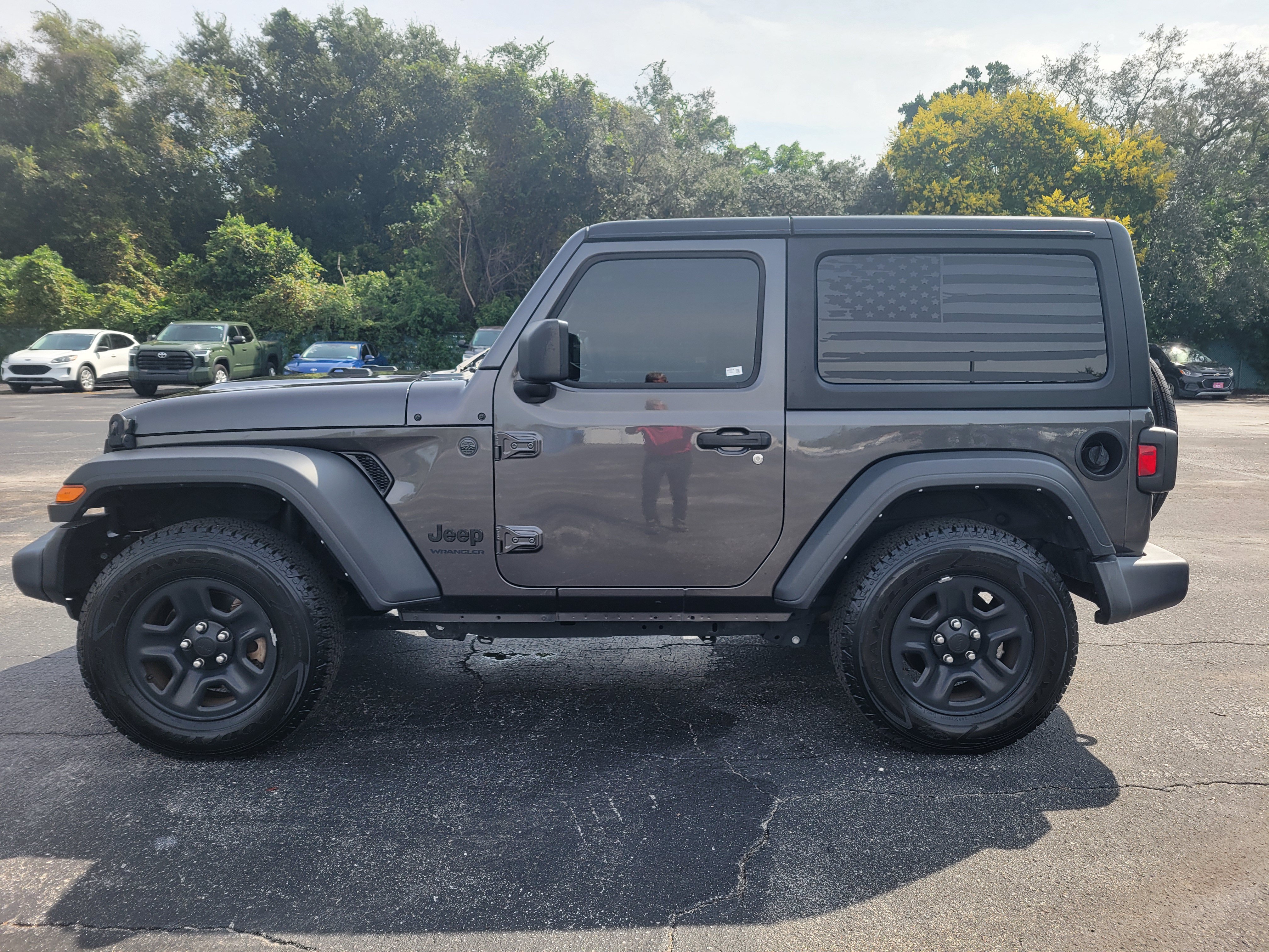 Used 2022 Jeep Wrangler Sport AWD/4WD image 9