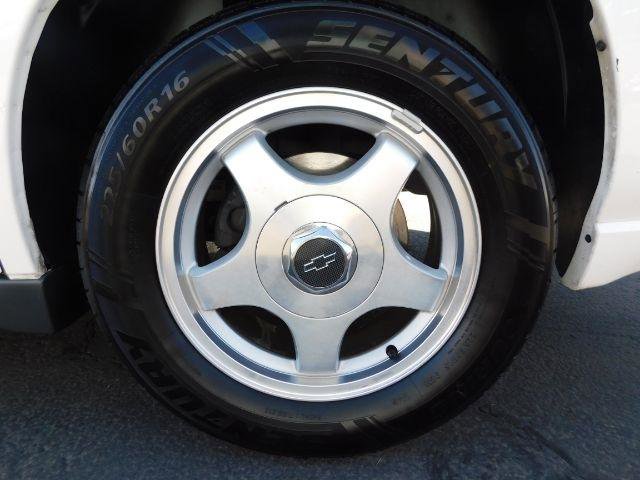 Used 2003 Chevrolet Impala Sedan w/ Preferred Equipment Group image 9