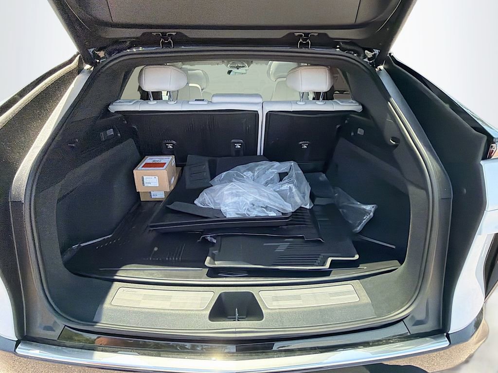New 2026 Cadillac Lyriq Luxury w/ LPO, Floor Liner Package AWD/4WD image 27