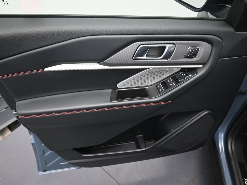 Used 2025 Ford Explorer ST w/ Sun And Sound Package image 9