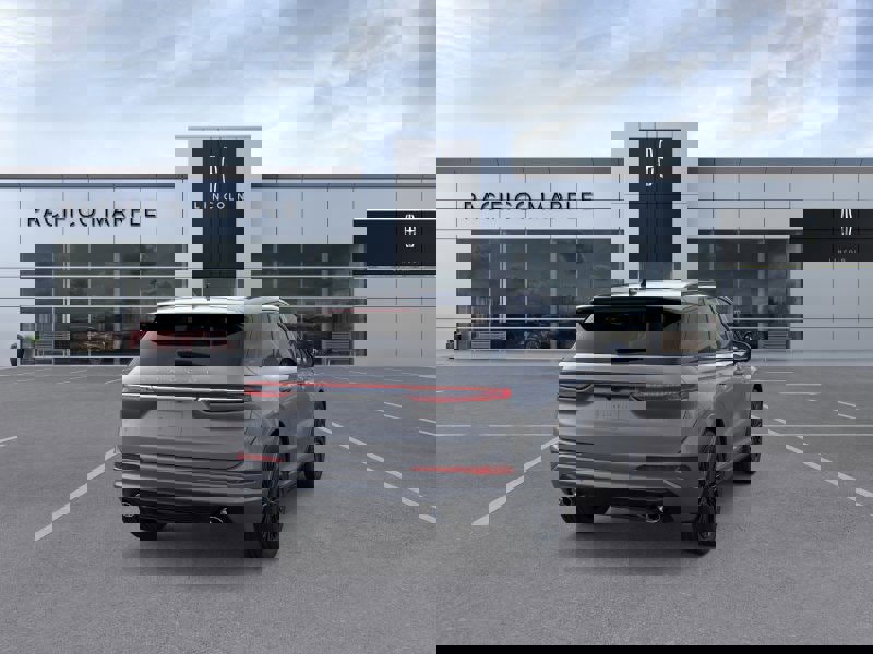 New 2026 Lincoln Corsair Premiere image 8