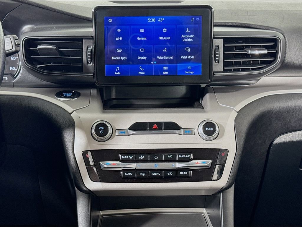 Used 2024 Ford Explorer XLT AWD/4WD image 14