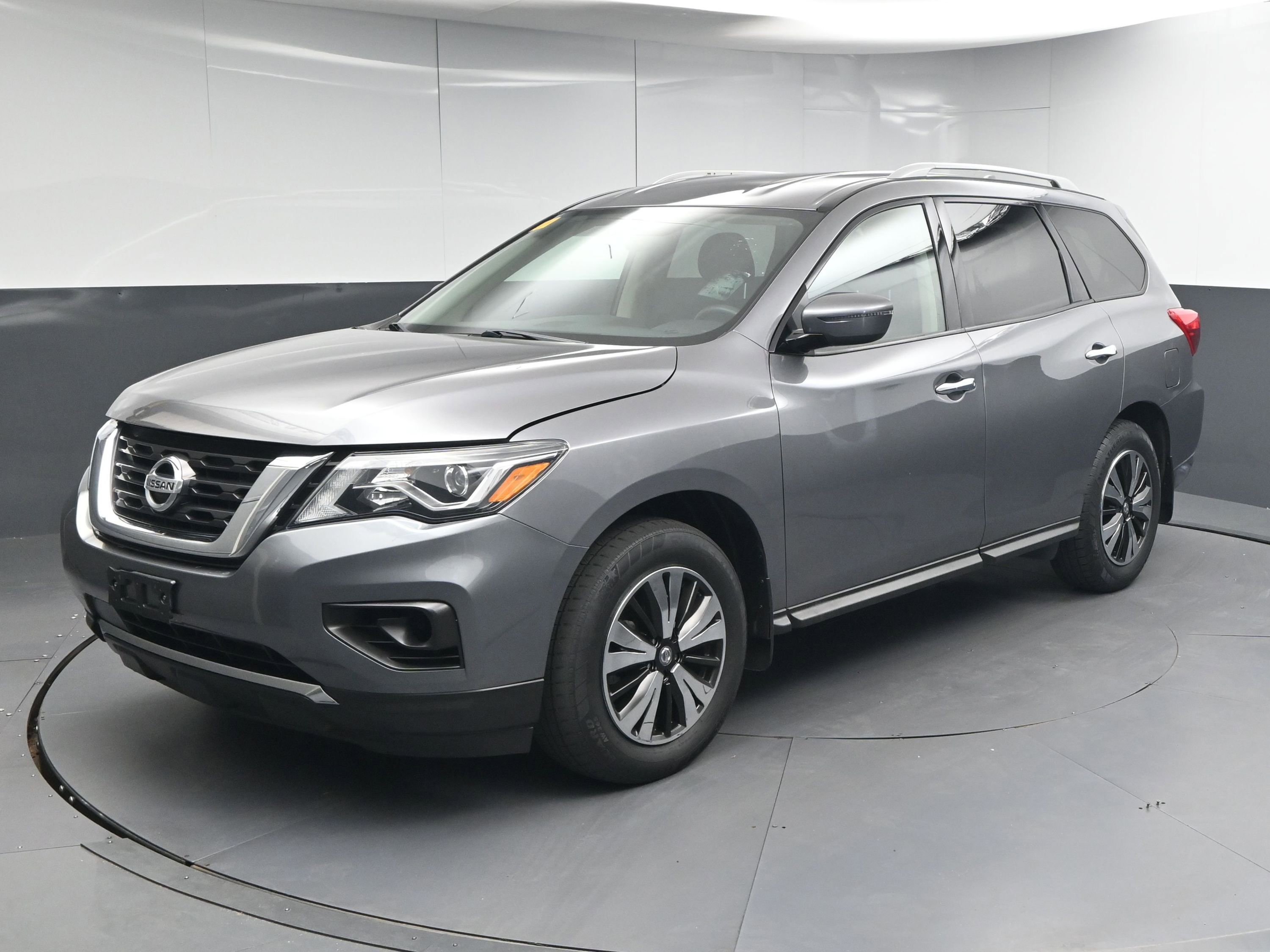 Used 2020 Nissan Pathfinder S image 8