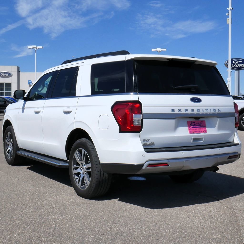 Used 2022 Ford Expedition XLT AWD/4WD image 5