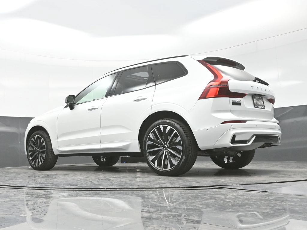 New 2026 Volvo XC60 B5 Ultra w/ Climate Package AWD/4WD image 31