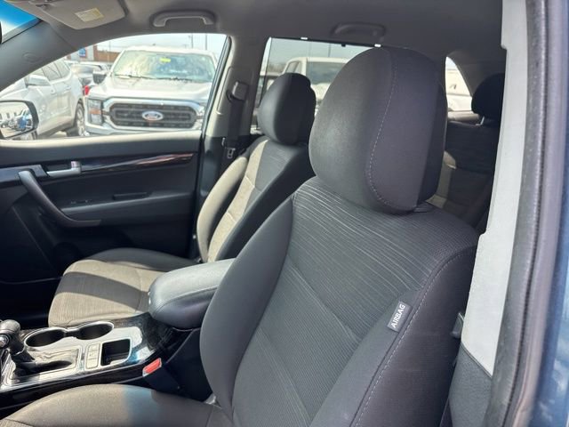 Used 2015 Kia Sorento LX image 12