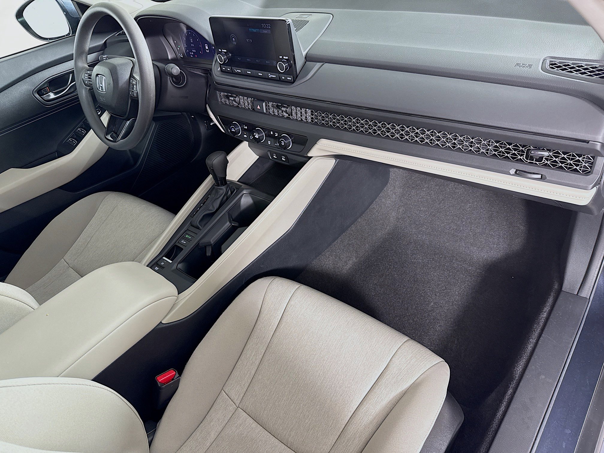 Certified 2025 Honda Accord LX image 33