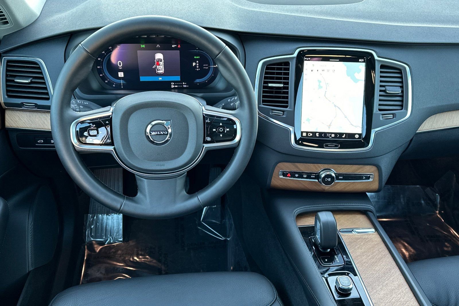 Used 2025 Volvo XC90 T8 Core w/ Protection Package Premier image 16