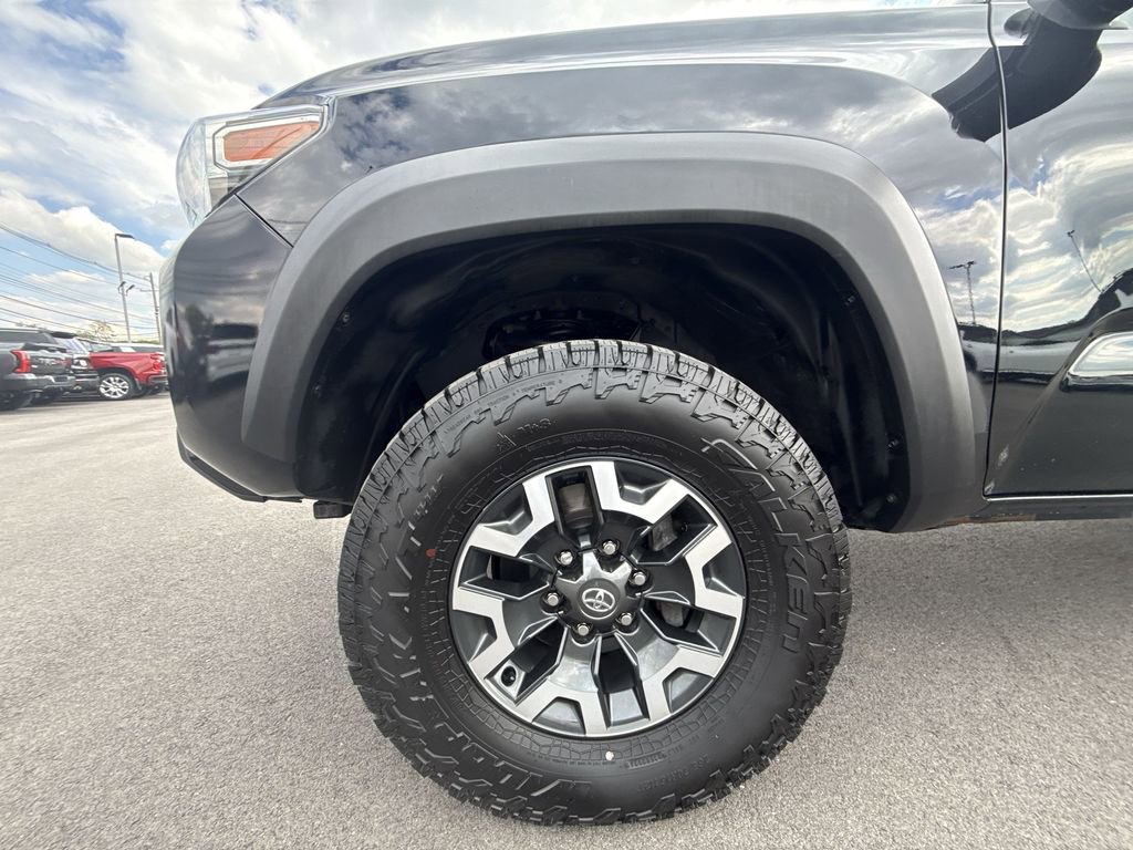 Used 2022 Toyota Tacoma TRD Off-Road AWD/4WD image 10