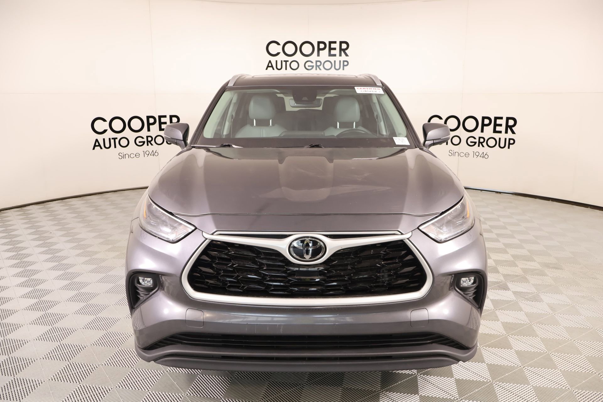 Used 2024 Toyota Highlander XLE AWD/4WD image 9