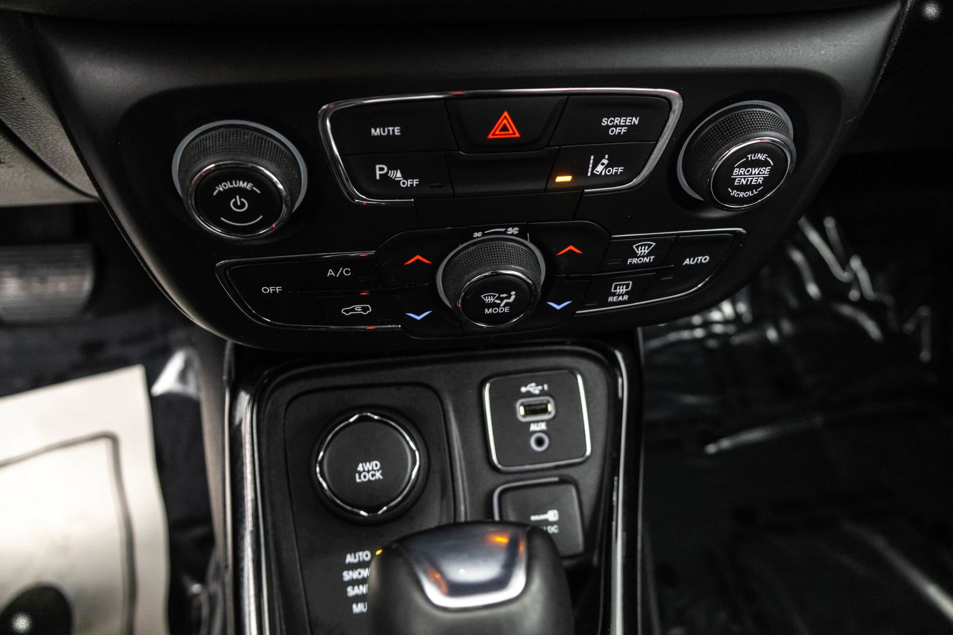 Used 2021 Jeep Compass Limited image 27