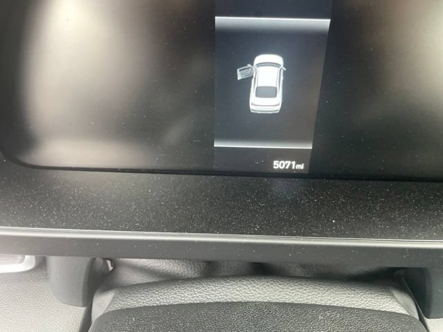 Certified 2025 Hyundai Elantra SE FWD image 24