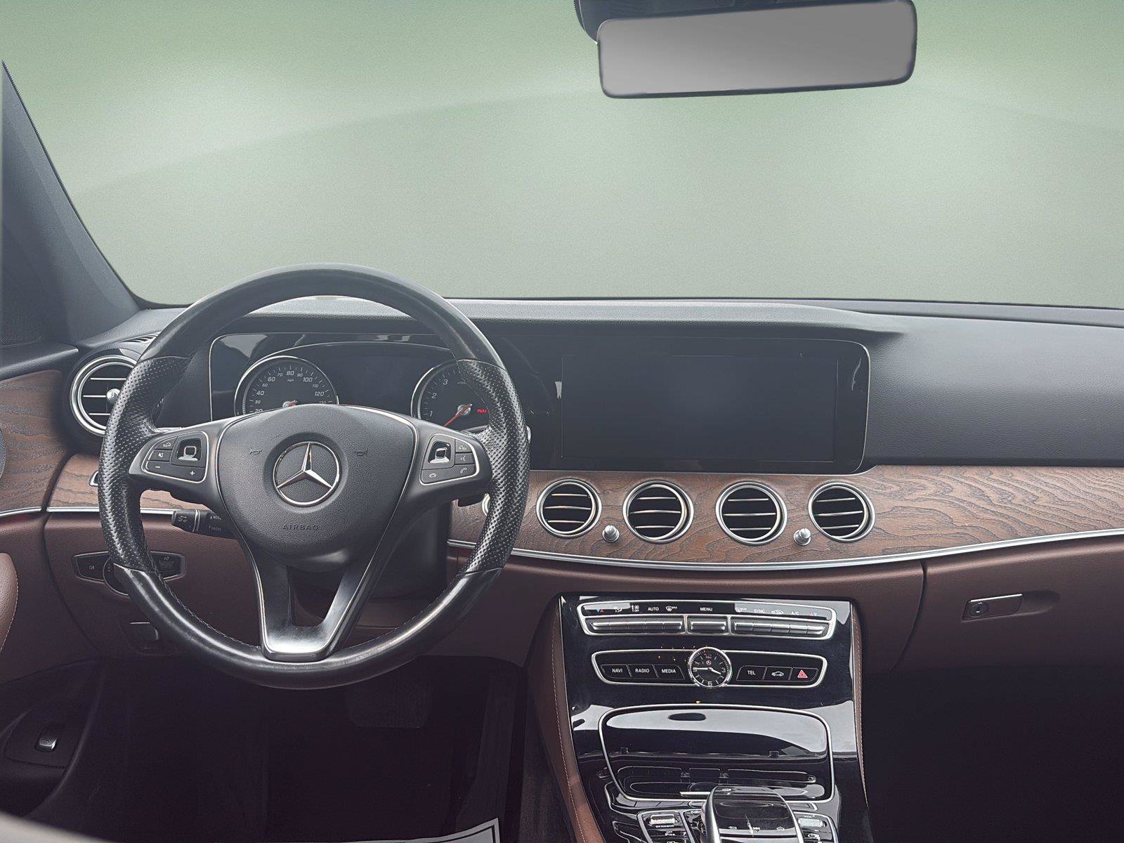 Used 2017 Mercedes-Benz E 400 4MATIC Wagon image 9