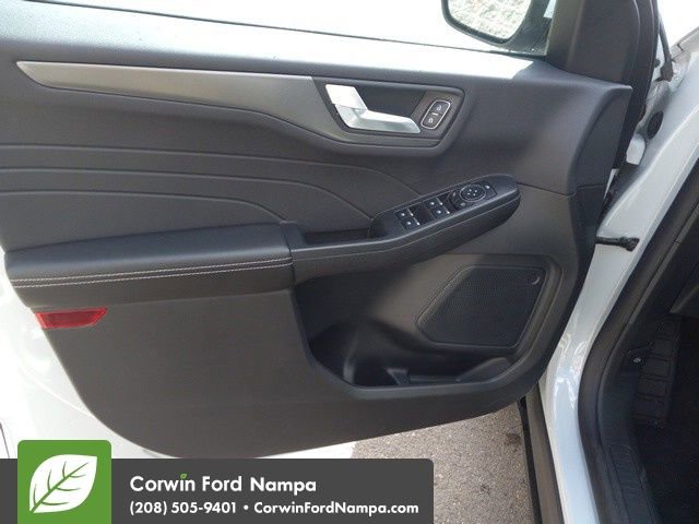 New 2025 Ford Escape SE image 11